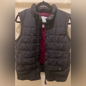 Super warm and cozy vest❣️